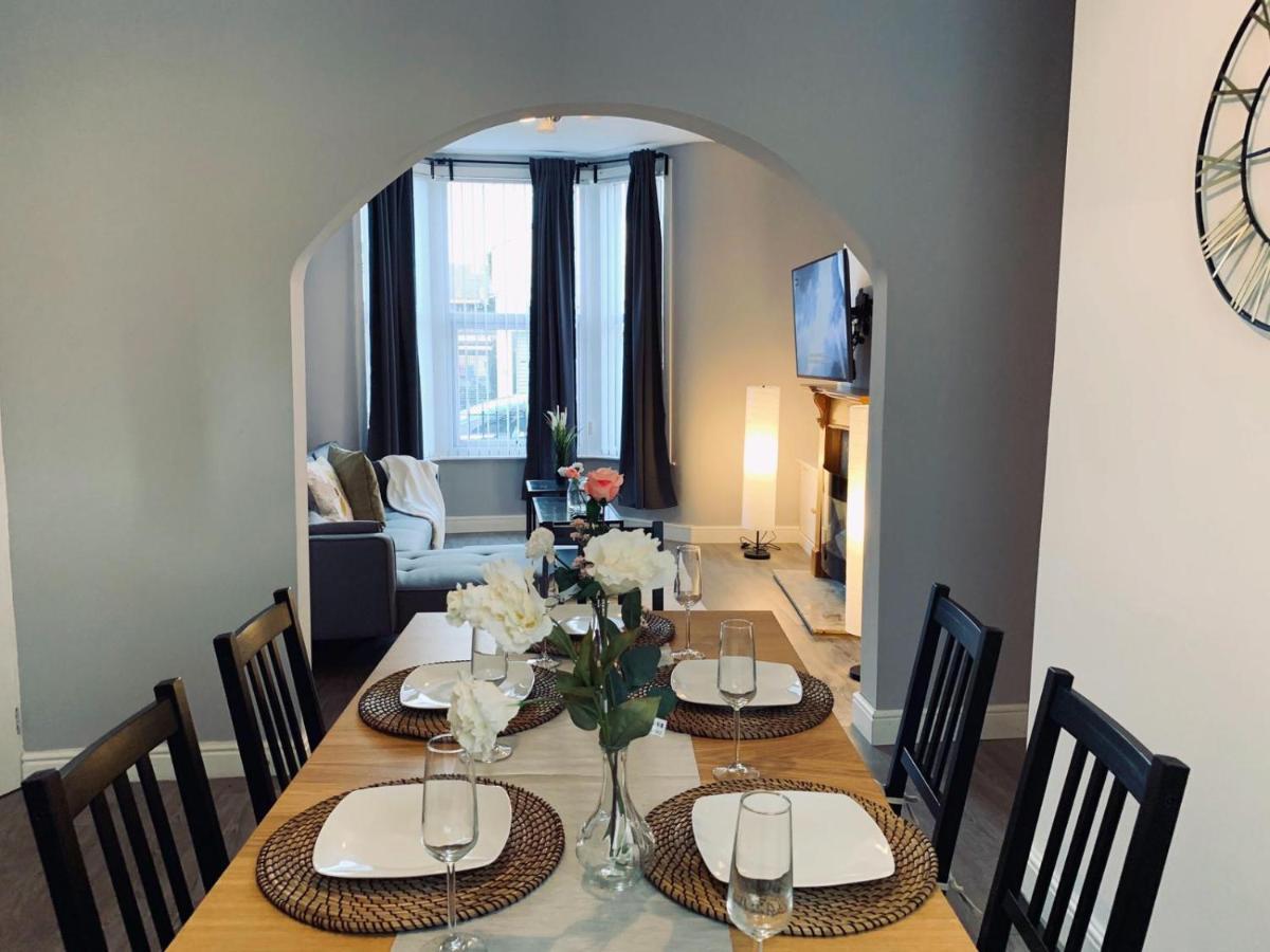 Modern & Luxurious Central Home - Free Parking Ливърпул Екстериор снимка