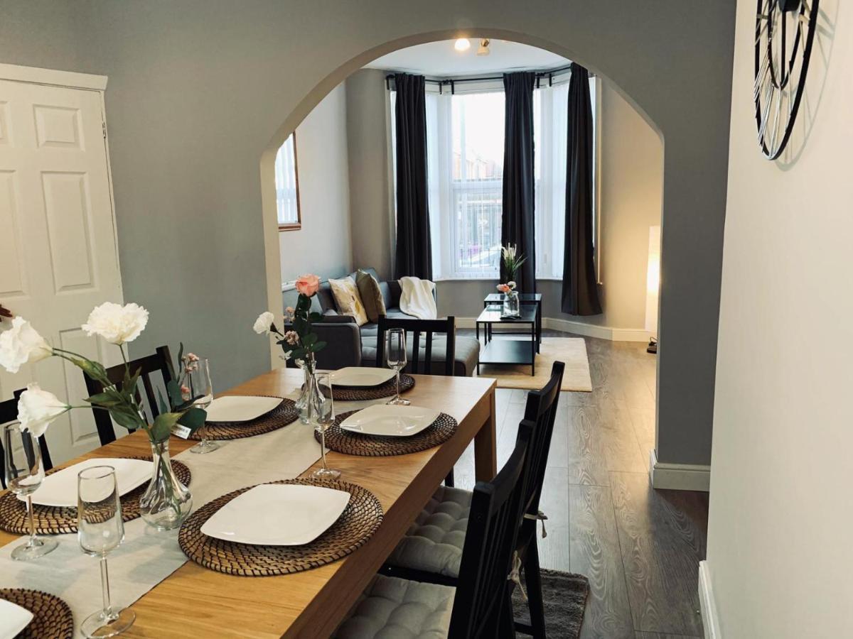 Modern & Luxurious Central Home - Free Parking Ливърпул Екстериор снимка